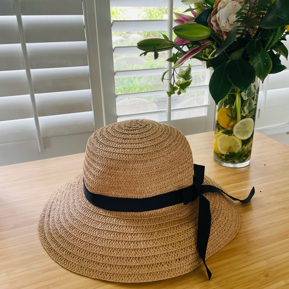 Adorable women’s summer hat. Vintage sun hat. Woven hat for keeping out sun - Picture 3 of 4